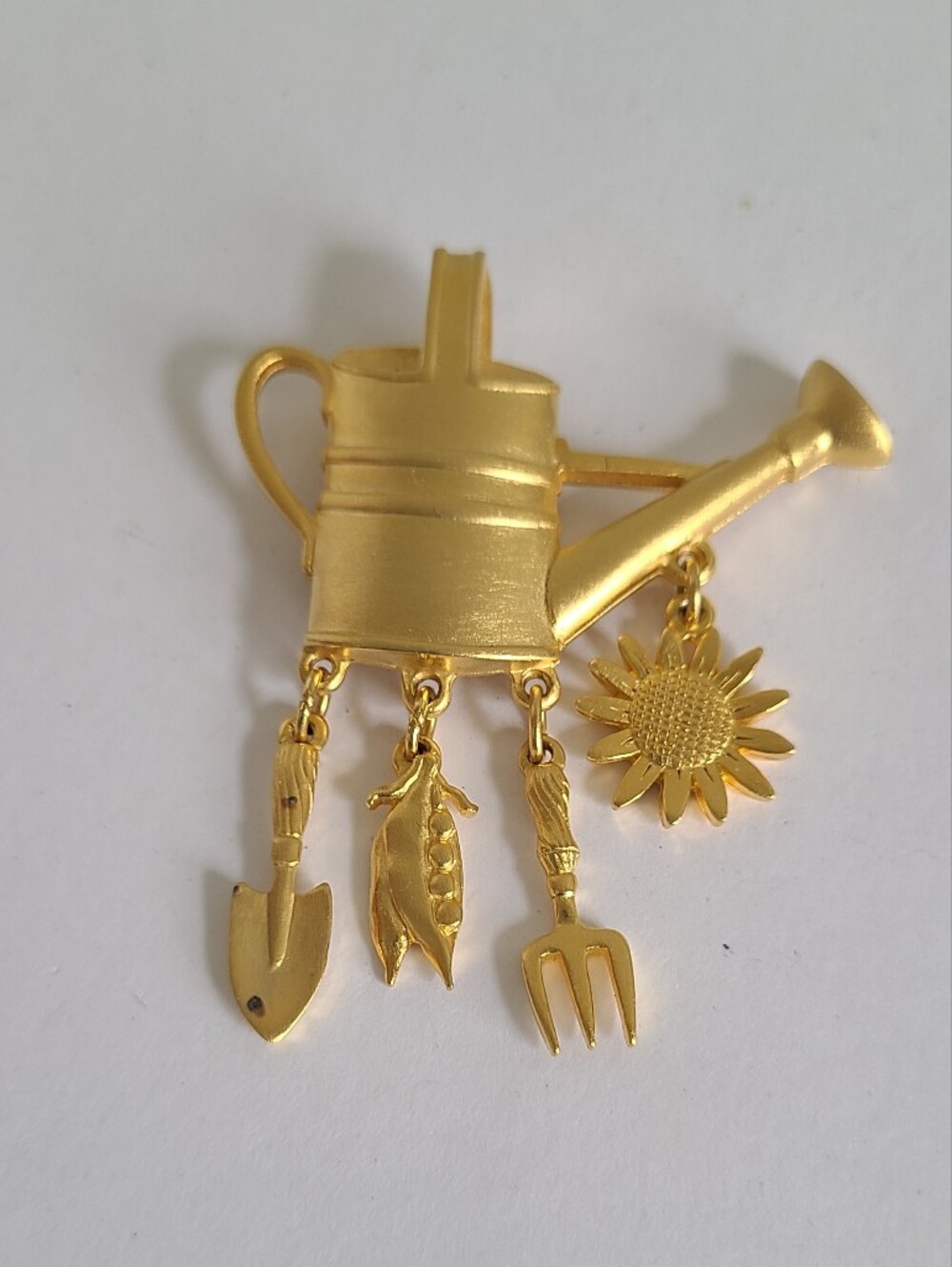 Vintage JJ Kitsch Gold Tone Matte Figural Watering Can Garden Tools Brooch Pin
